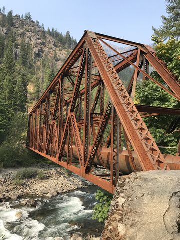 Pipeline bridge across the Wenatchee River