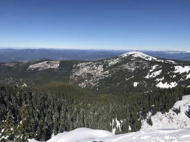 Vista north from Latour Peak