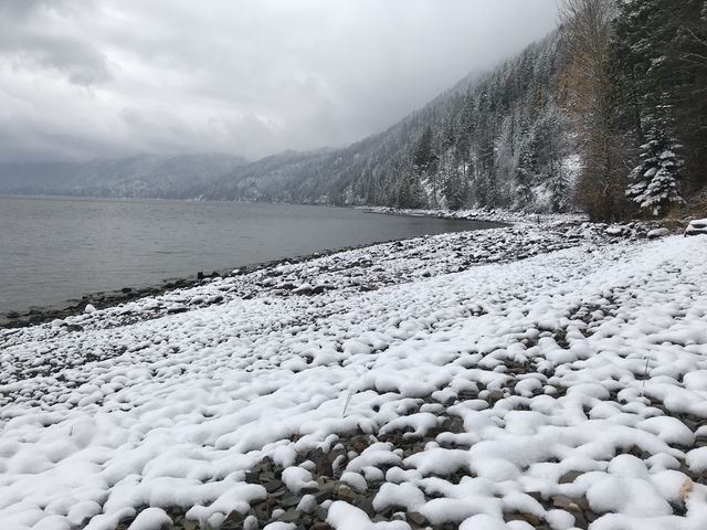 View south along the beach towards Evans Landing