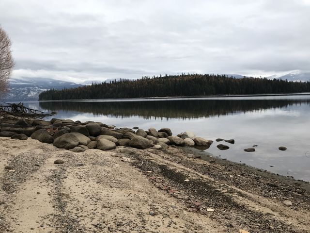 Looking north from the beach at the trailhead