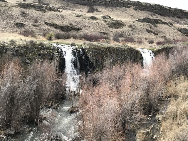 There are 3 waterfalls in the eastern arm and a larger one in the western arm