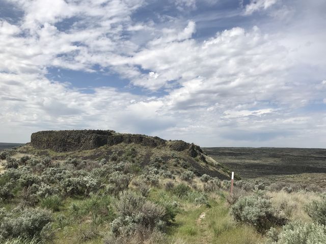 The trail curls around this rock formation and drops down to Bobs Lakes