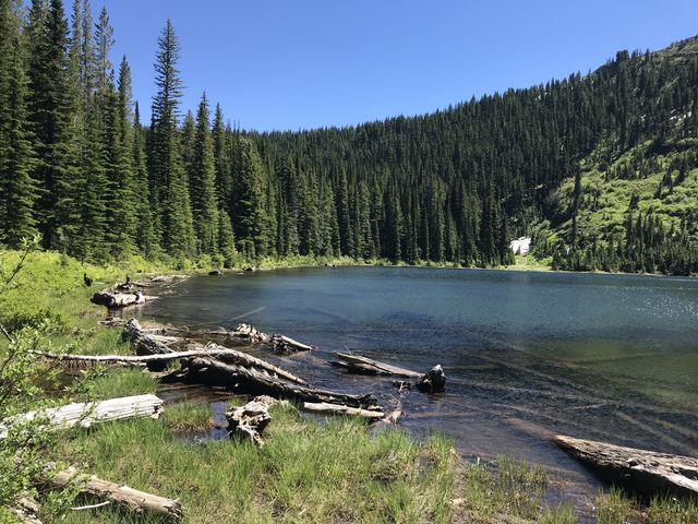 Baree Lake up close. Its the first source of water, about 15 miles into the hike