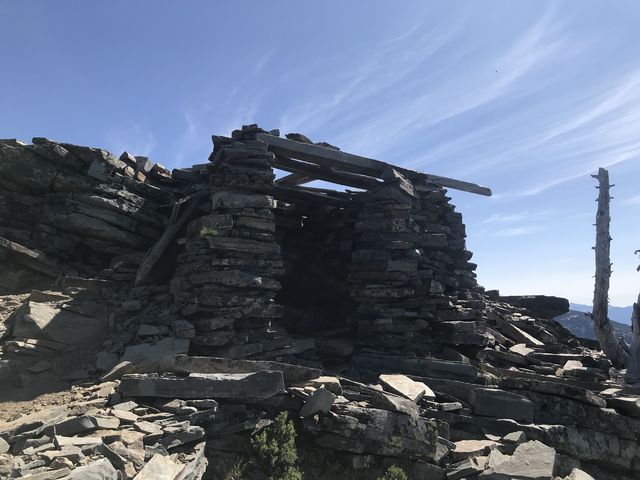 A shelter on Scotchman Peak